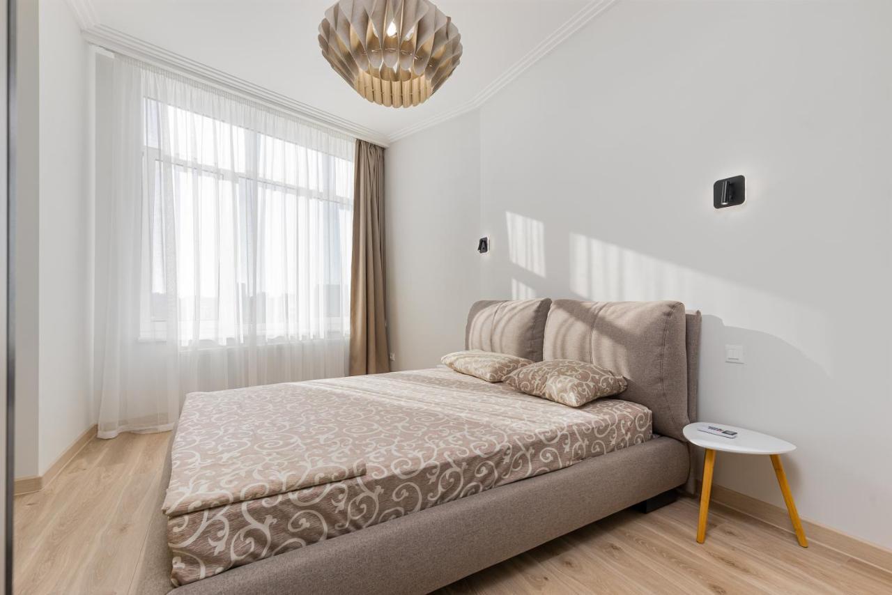 Sea Symphony Luxury 3-Bedrooms Apartment โอเดสซา ภายนอก รูปภาพ